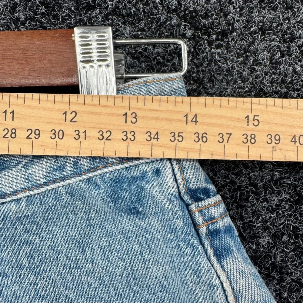 Levis 550 Distressed Denim Shorts Light Wash Frayed Cut Offs W38 L